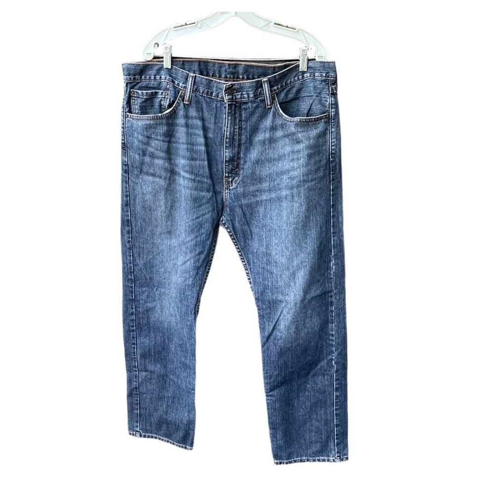 Levi’s 505 straight leg men’s jeans. Size 40/30